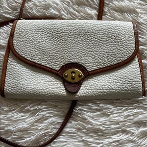 Vintage Dooney & Bourke USA White Tan Clutch Crossbody Purse Removable Strap
